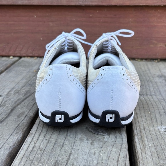 FootJoy LoPro White and Cream Plaid Women’s Golf Oxfords. 9.5. Like New - Picture 4 of 10